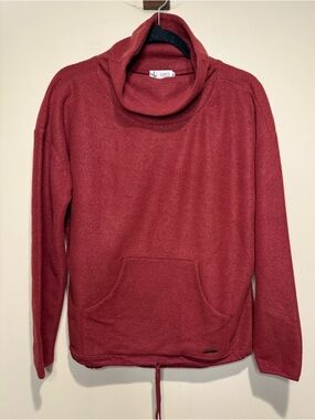 Carve Designs Rowayton Fleece Cowl Neck Kangaroo Pocket Sweater Red size small